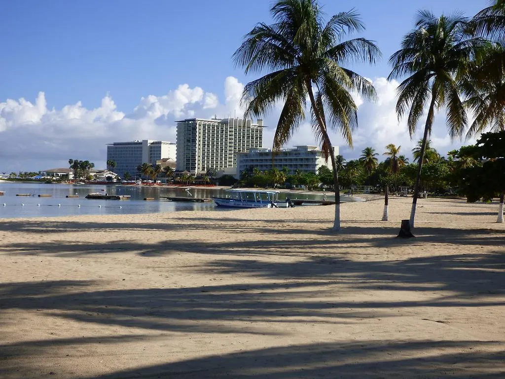Hotel apartamentowy Beach Studio 10 Ocho Rios